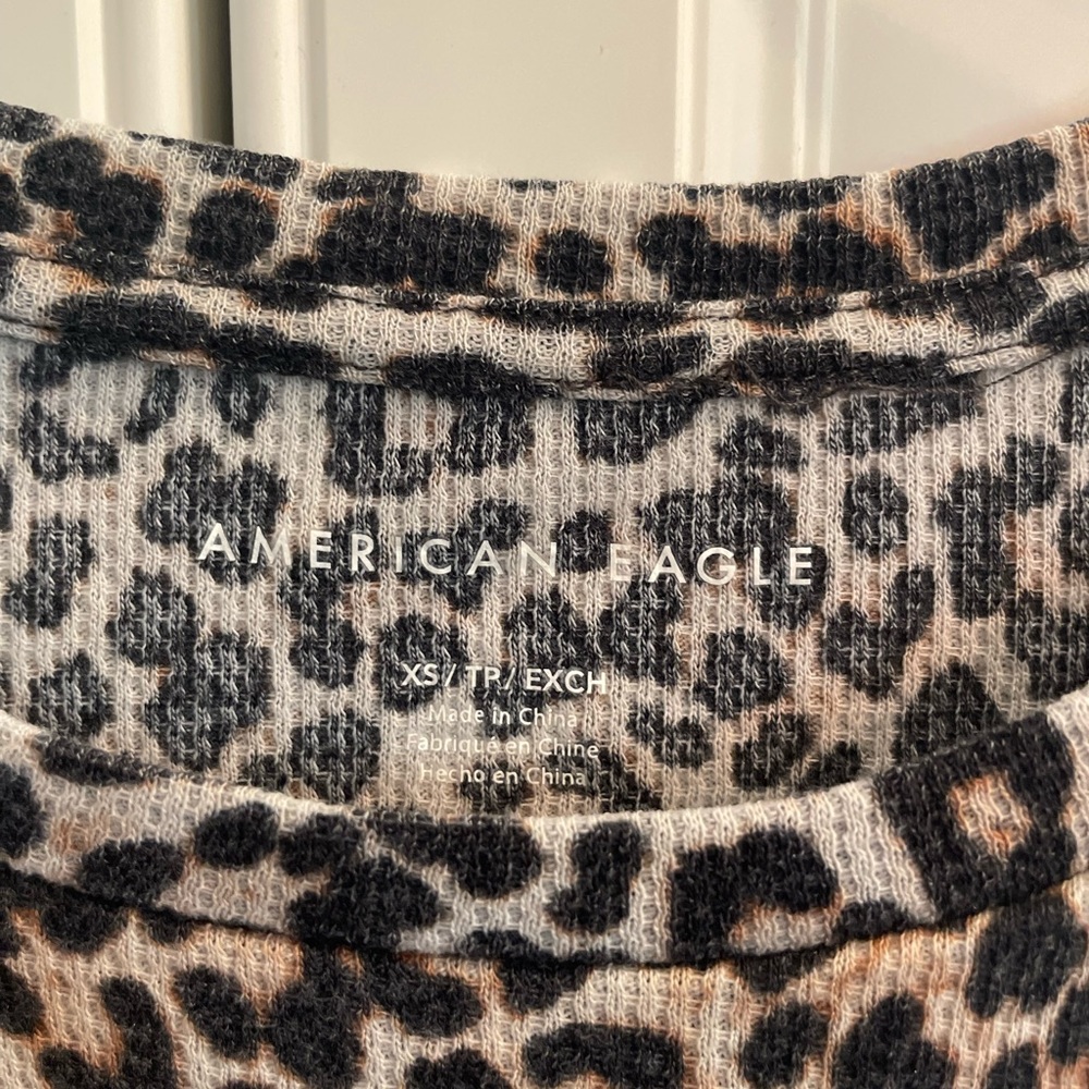 🦋American Eagle Cheetah Shirt - Picture 3 of 4